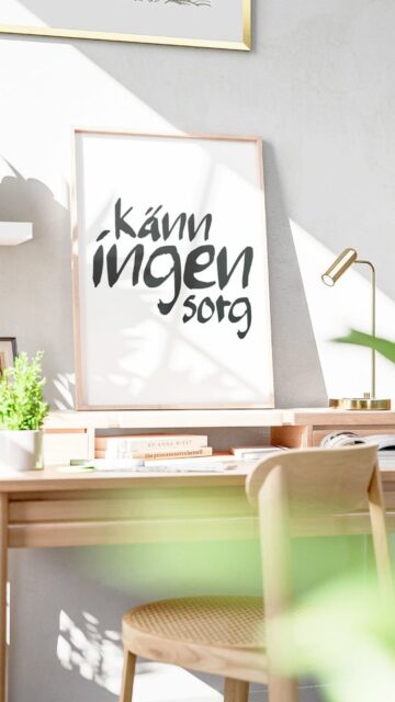 Missa inte din chans till 15% rabatt!
Bara dagar kvar tills Håkan avslutar sin inomhusturné i Göteborg, vilket också gäller vår kampanj. Du får 15% rabatt på posters, t-shirts och sweatshirts om du beställer senast den 20 mars. Så skynda in på wearthelyric.se och använd koden MARS15 för att fynda nu!

 
#poster #posterdesign #posterart #heminredning #göteborg