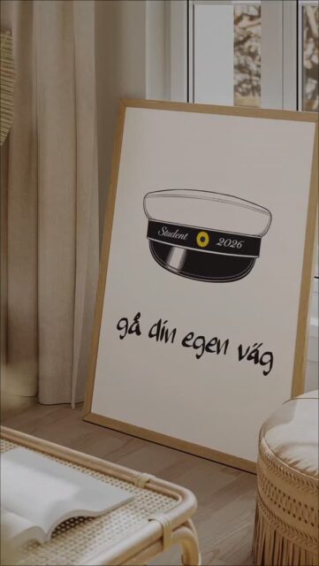 Letar du studentpresenter?
Vad sägs om våra fina posters med budskap som både berör och består. Ett minne för livet. Se mer på wearthelyric.se/student.

#designposter #heminredning #studentpresent #personligpresent #student